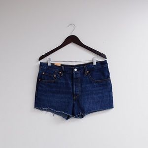 NWT LEVIS 501 CUT OFF SHORTS ☀️ CLASSIC DARK WASH!